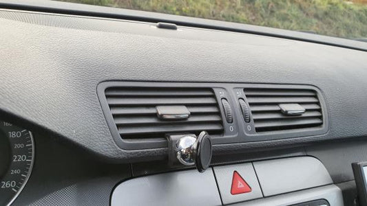 Mobile phone holder suitable for Volkswagen VW Passat B6 2005-2010 - Made in Germany