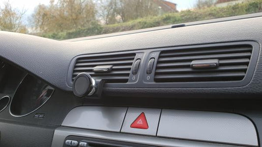 Mobile phone holder suitable for Volkswagen VW Passat B6 2005-2010 - Made in Germany