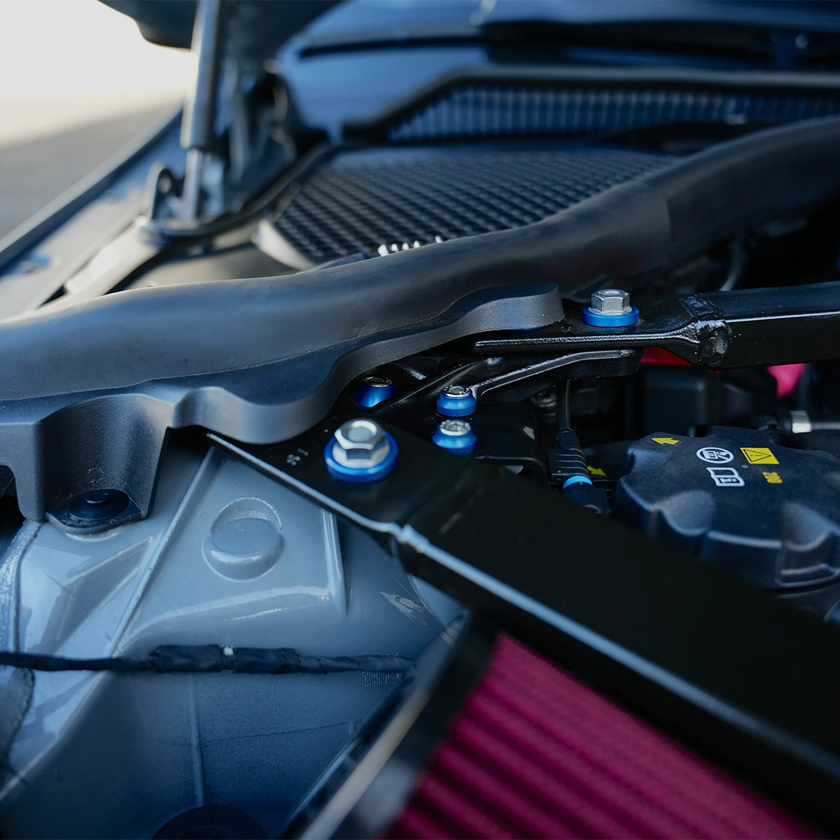 Downstar Deluxe Add-On Dress Up Hardware Kit Motorraum passend für BMW M2 (G87)
