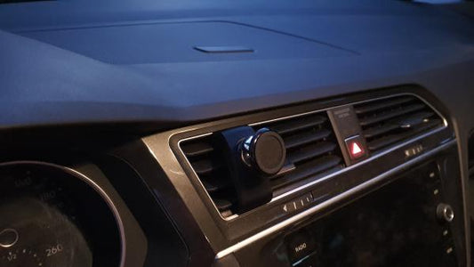 Mobile phone holder suitable for Volkswagen VW Tiguan 2 AD1 year 2016 - Made in Germany